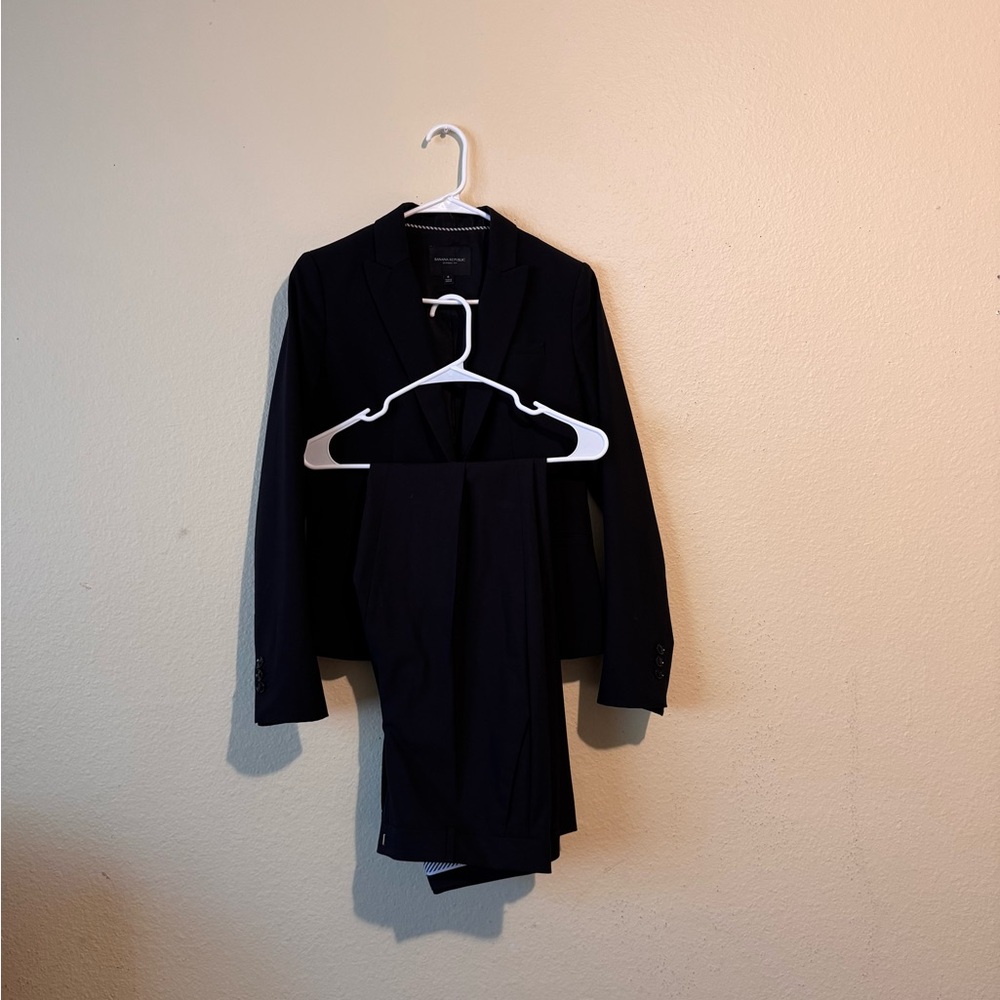 Banana Republic Black Blazer size 4 & Pants size 6 ( Suit Set )